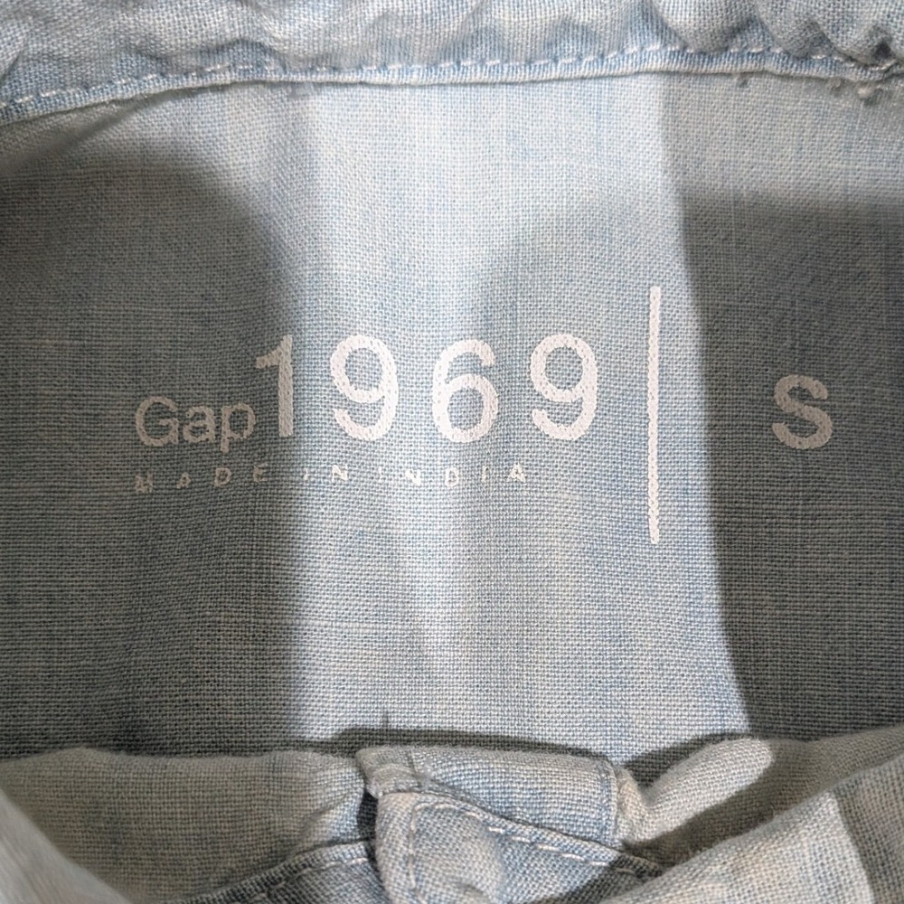 Gap 1969 Womens Chambray Shirt Small Denim Western Coastal Cowgirl Rodeo - Picture 3 of 6